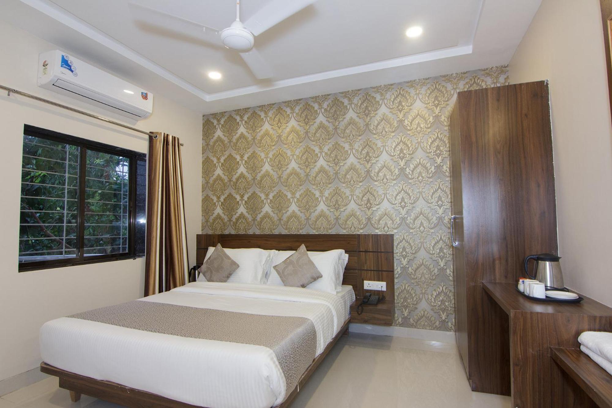 Strand Resort Lonavala Exteriér fotografie